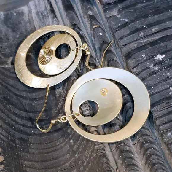 Rodeo Drive Super Lightweight Gold Plated Surgical Steel Double Hoop Earrings - Picture 10 of 11